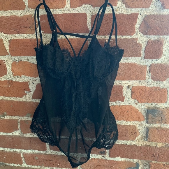 ๐ NEW Black Lace Thong Bodysuit Lingerie Sheer Mesh Teddy Strap Cutouts Medium - Picture 7 of 13
